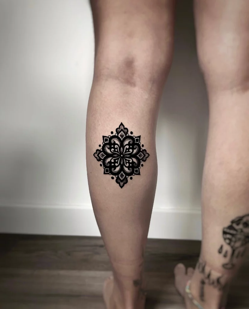 © MELTINGDOTS Mégane / Blackwork, Ornemental & Dotwork - Tatouage