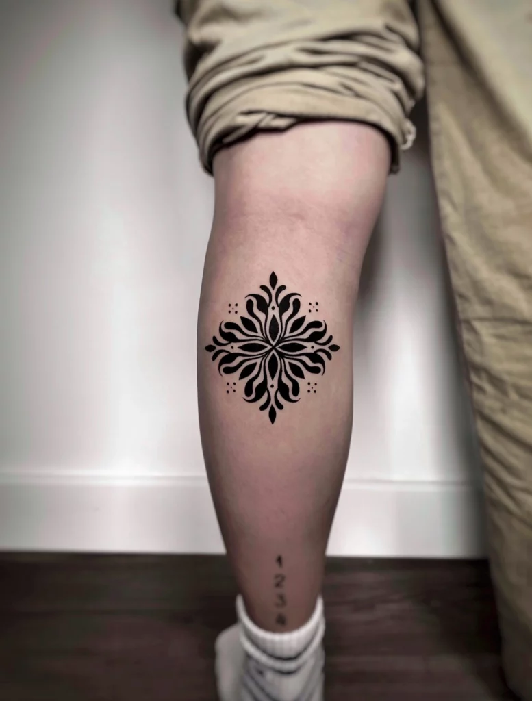 © MELTINGDOTS Mégane / Blackwork, Ornemental & Dotwork - Tatouage